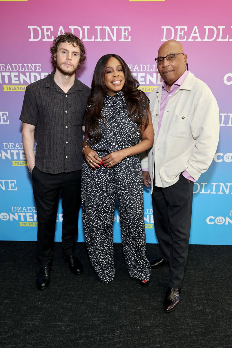 +16UHQs do Evan Peters durante o Deadline Contenders, 15/04! 📸 bit.ly/3mJLa5d