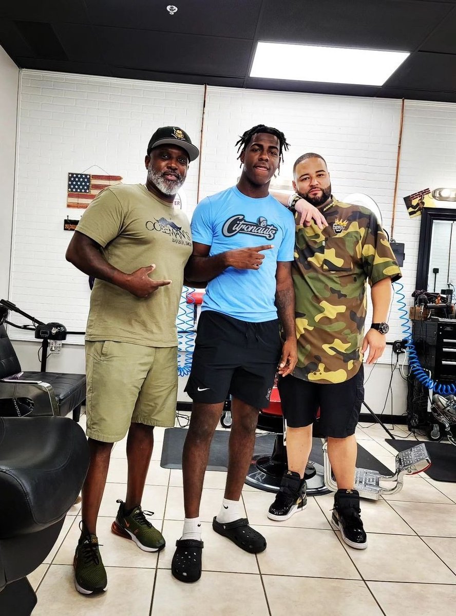 MonsterThaBarb1's tweet image. Blood isn't always thicker than water! 💯 @kfizzy @dc73black #UCF #UCFresh #UCFamily #WR #GKCO #KnightNation #NextUp #Orlando #Knights #Florida #Oviedo #Brothers #Barbershop #BarberGang #Atlanta #Georgia #Big12 #big12football