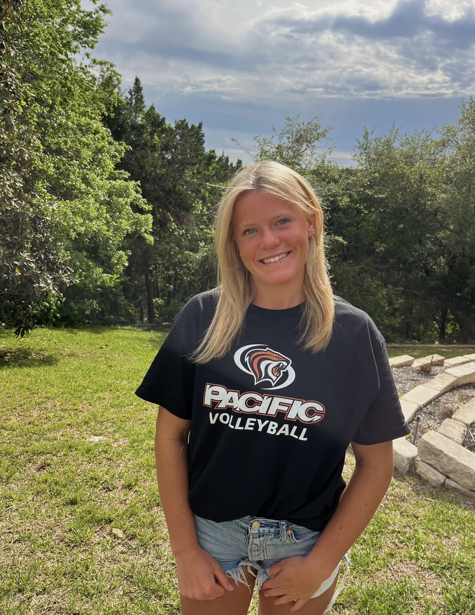dyllpickkle's tweet photo. Change of plans..all signs still pointed West @PacificVball 🧡🖤 #uproar🐯#gotyges #signedsealeddelivered #westcoastconference #wcc @AustinJuniors @cphsvb2018 https://t.co/es5fSCrJj2