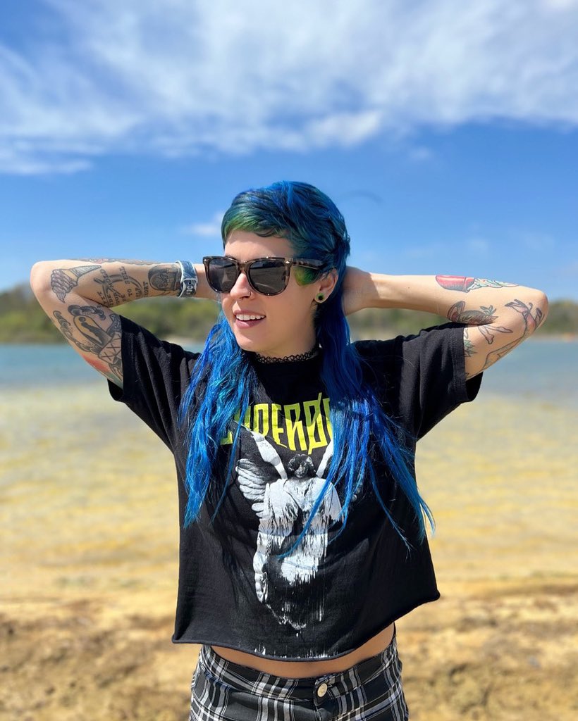 KarleOnAir's tweet photo. How bout that @underoathband @theghostinside tour just announced today?! See y'all in Asbury🤘 #summertour #underoath #theghostinside #metal #asburypark
#model #photography #tattoos #bluehair #altgirls #alternative #philly #phillymodels #girlswithtattoos #newjersey https://t.co/t8xey8q4WW
