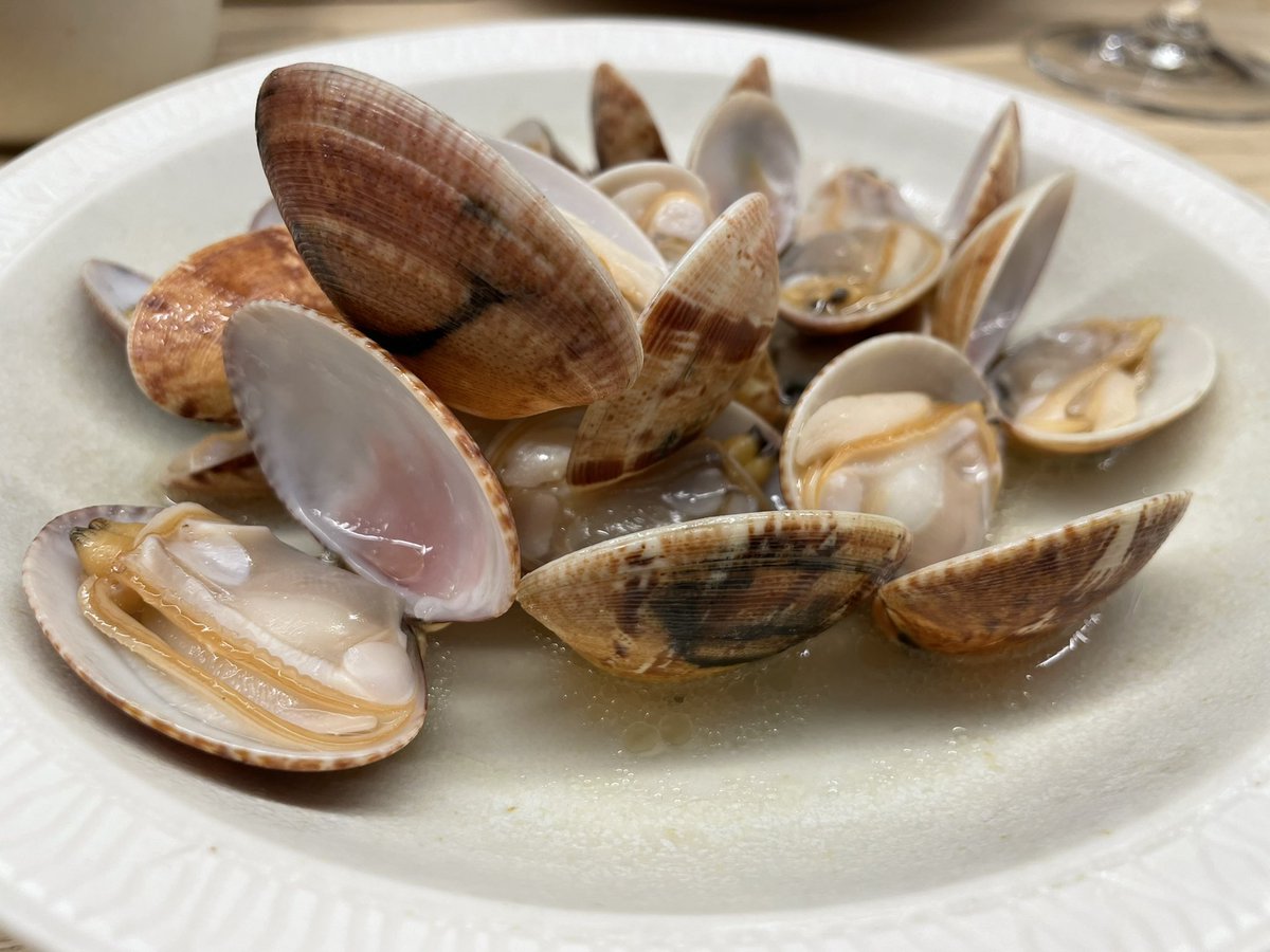 RevistaPincha's tweet photo. 🤤 Que gusto probar hoxe a cociña de @NadoRestaurante na súa nova etapa de volta ás orixes: pratos populares, cociña estacional, comida para compartir, informal, fresca e coa súa #MilitanciaAtlántica 

#ACoruña #gastronomía #comernacoruña #apapar #somospincha https://t.co/g348gbNpzj