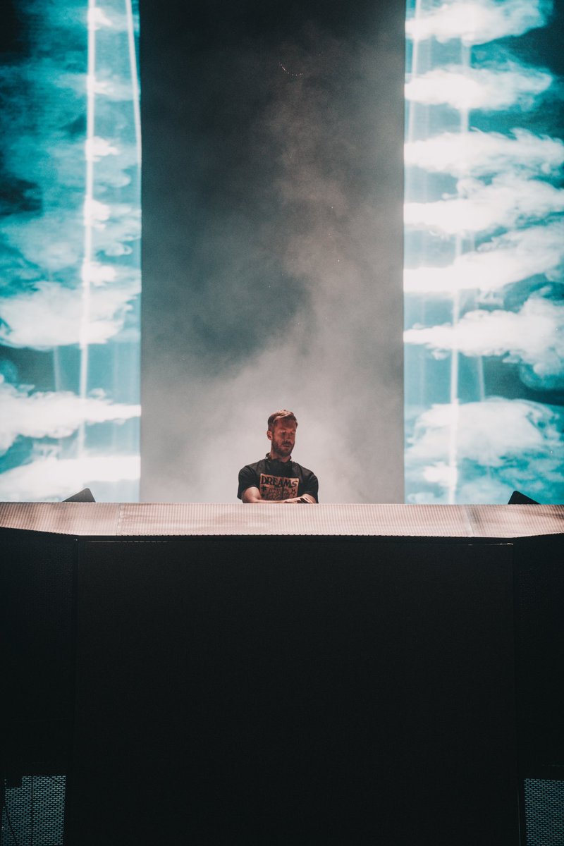 8santigar tweet media