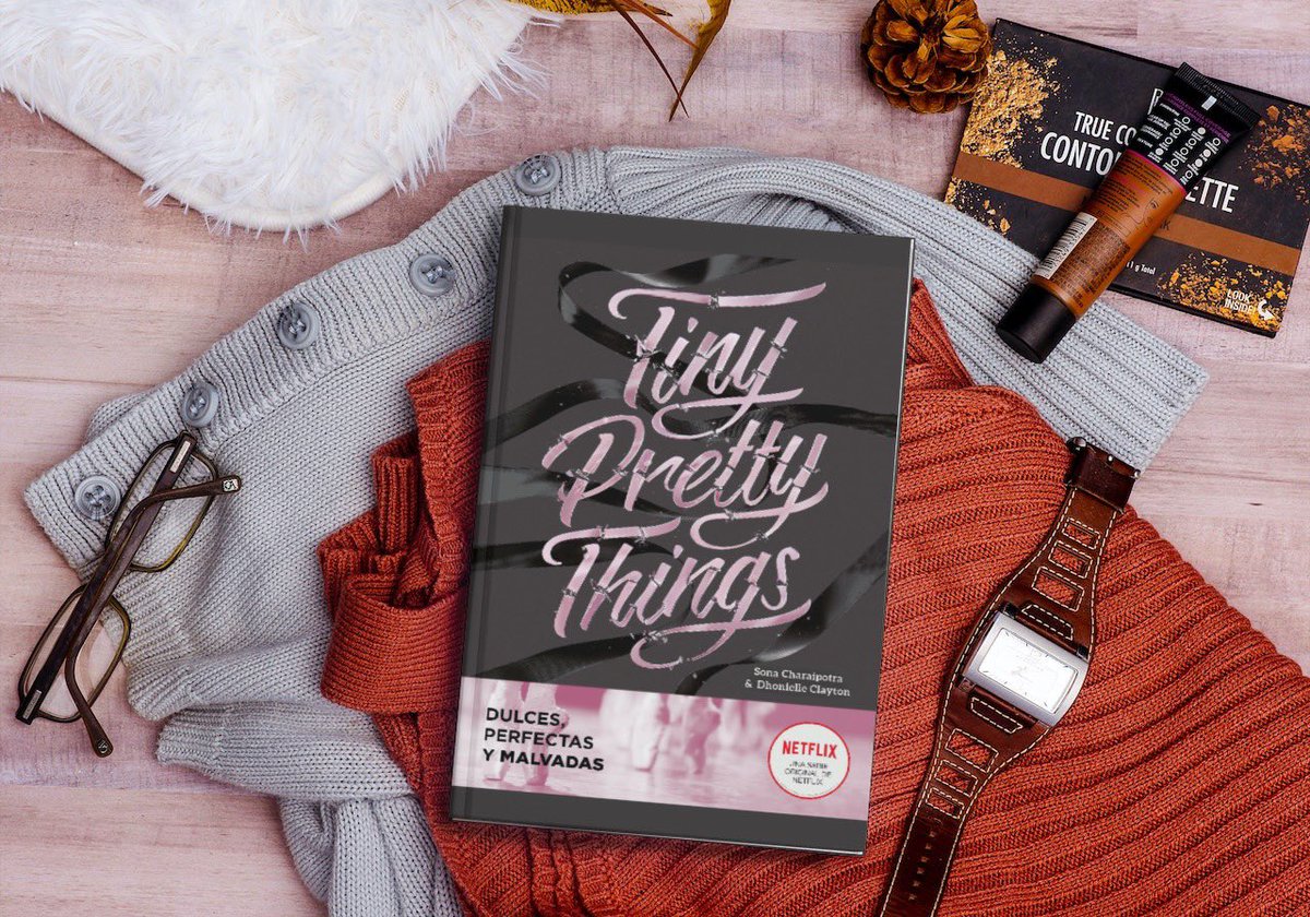 AlgunosLibrosB's tweet photo. Descubre los libros en que se basa la serie de Netflix, #TinyPrettyThings.
(Delicadas y Crueles) basada en los libros de Sona Charaipotra @sona_c y Dhonielle Clayton @brownbookworm, un grupo de jóvenes que viven lejos de casa, al borde del éxito o el fracaso.🧵… https://t.co/7Pgg3lz0sA