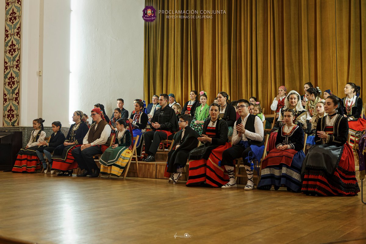 Ya puedes ver en nuestra páginas de Facebook (facebook.com/hermandaddepen…), las fotos de la IX Proclamación Conjunta ó en este enlace:
facebook.com/media/set?vani…