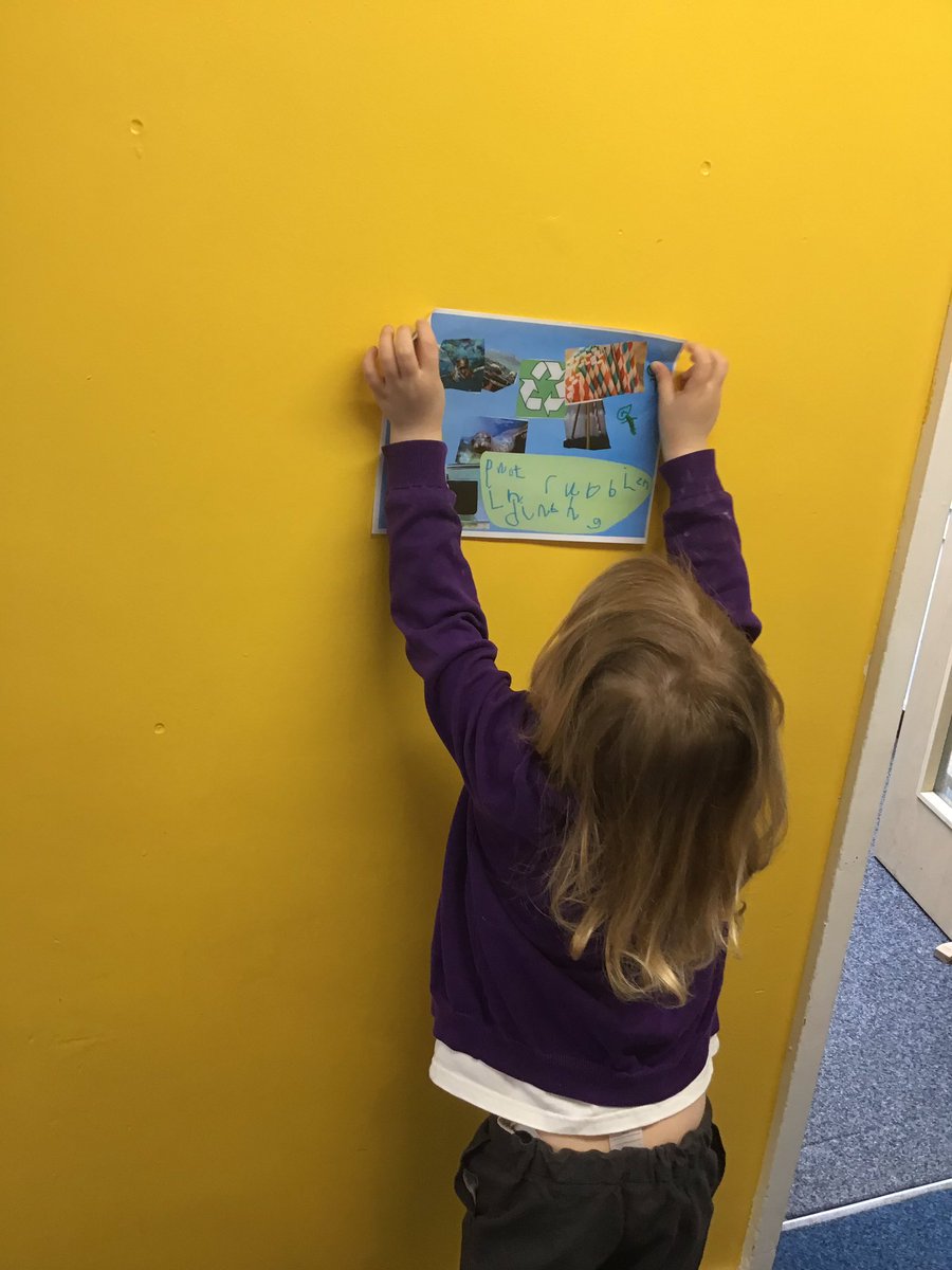 LauraLord35's tweet photo. Before the Easter holiday EYFS @RowParkAcademy completed their challenge outcome. We have been finding out about sea creatures and how to look after our seas. The children enjoyed putting up their posters around school to tell the older children how they can help 🐟 🌊 🐠 https://t.co/kOz9BslWSi