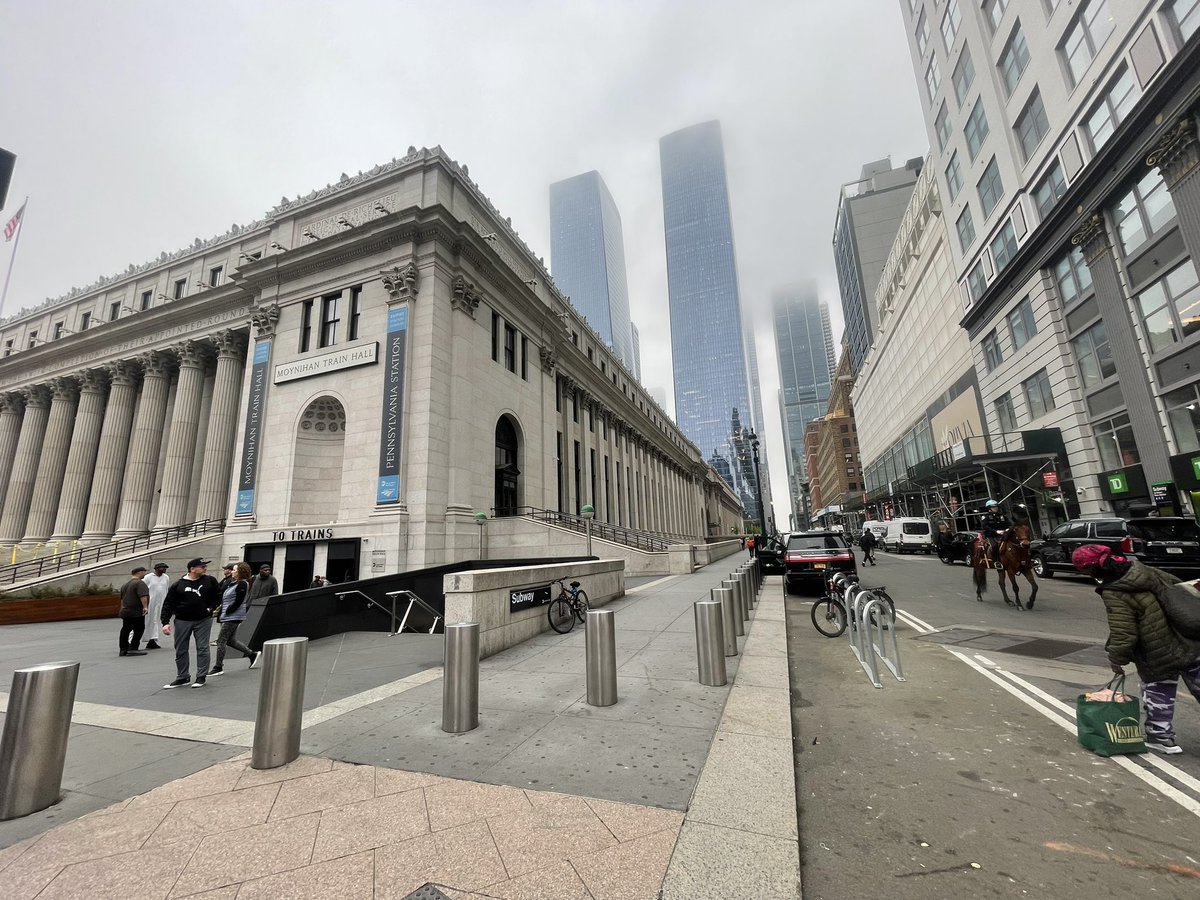TrevorTweet's tweet photo. Spent a solid 4 hours exploring the greater Manhattan area this morning. Took a train way out to spend a week in Bellport. Can’t wait to return for a proper visit 🤙🏻 https://t.co/VwHYj5tmqP