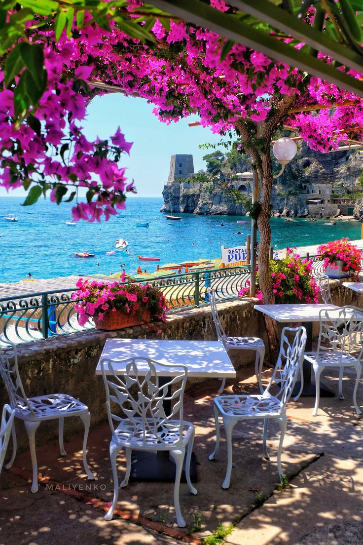 Positano, Italy 🌺.