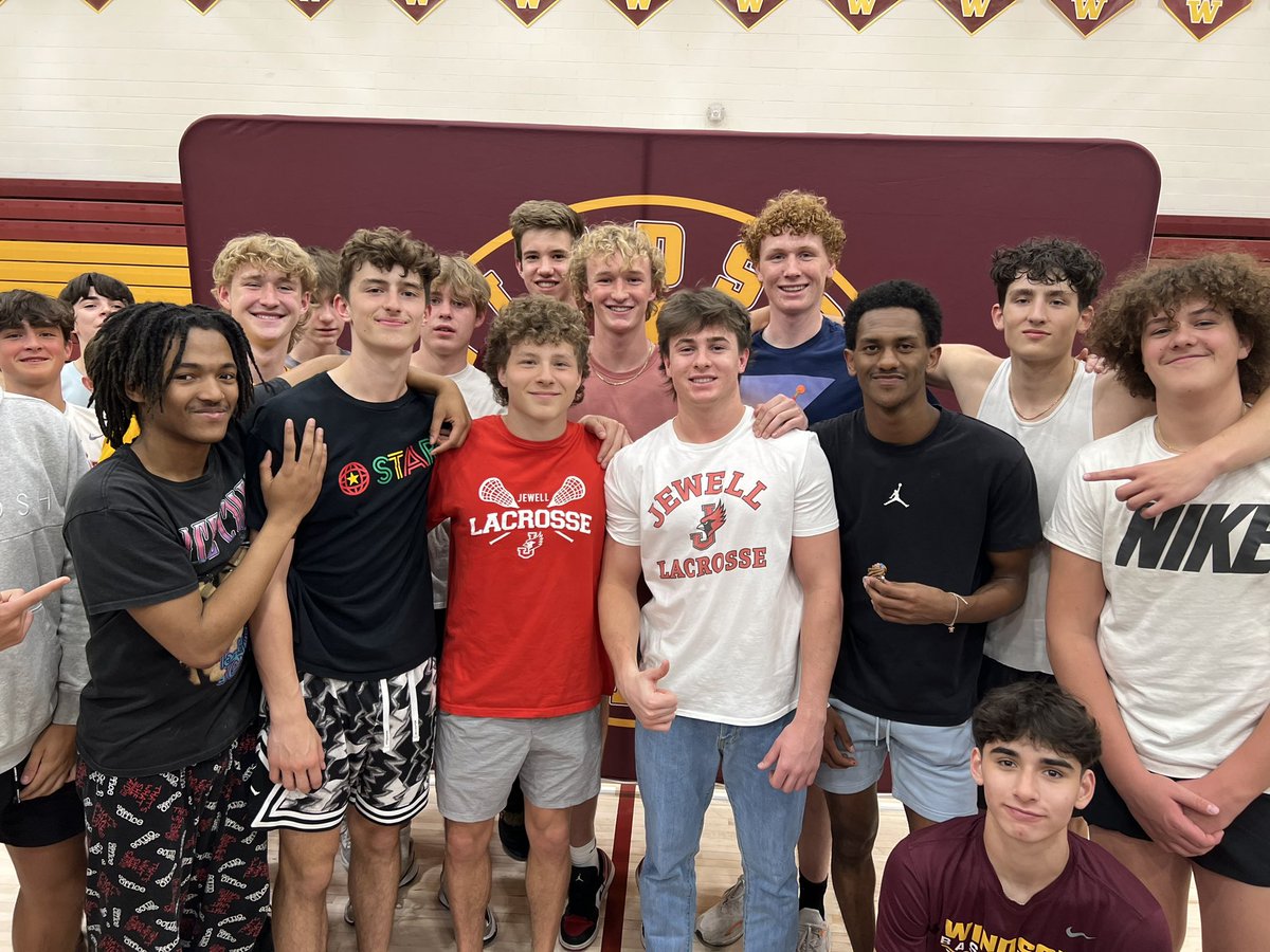 Congratulations to two of our very own <a href="/ZachJohnson010/">Zach Johnson</a> and <a href="/Tannergarcia130/">Tanner Garcia</a> on their signings last week to William Jewell to play lacrosse! Best of luck to these amazing student athletes.