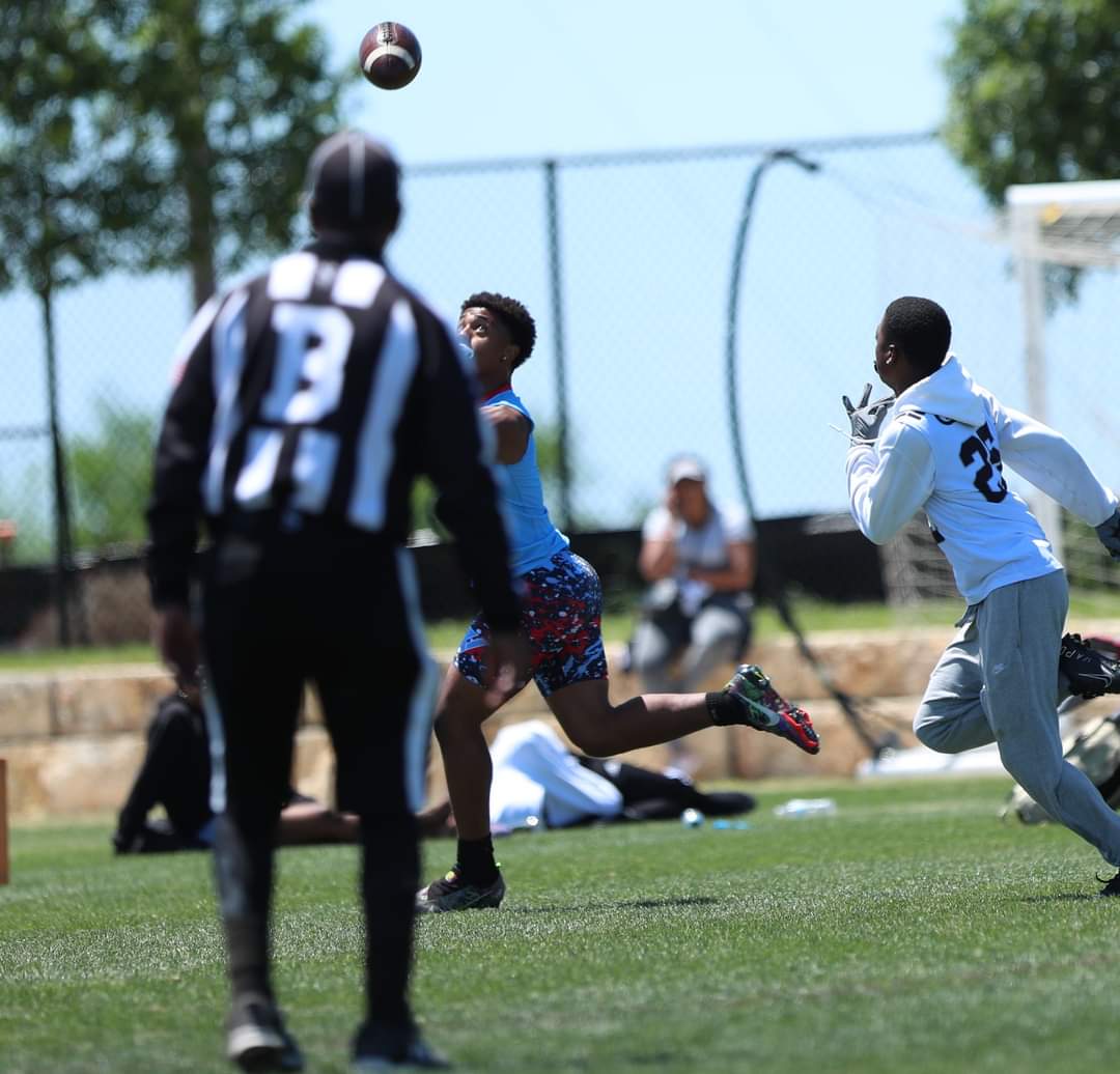 Another Picture for my new book ... Pictures that would have been Great! A Ode to the Referees who are work youth Sports!   This was the game winning catch by @LukeJohnson_123