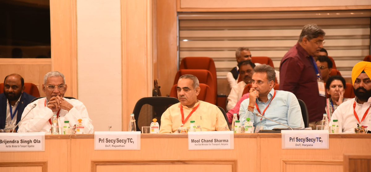 Brijendra_ola's tweet photo. दिल्ली में आज केंद्रीय सङक परिवहन मंत्री श्री नितिन गङकरी जी के साथ हुई सभी प्रदेशों के परिवहन मंत्रियों की बैठक में भाग लिया। https://t.co/vjsv4WEjPL