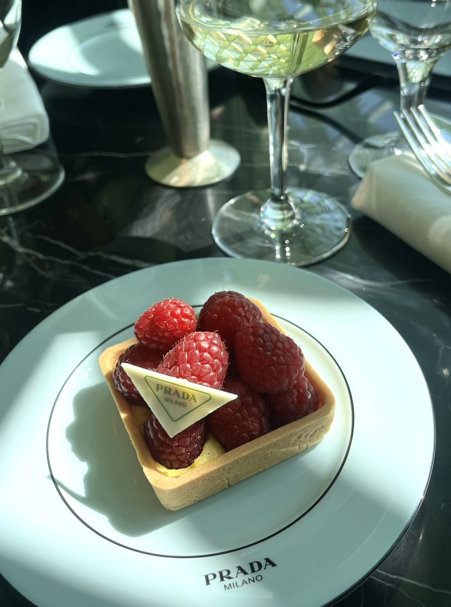 Ronan Parke tweet media