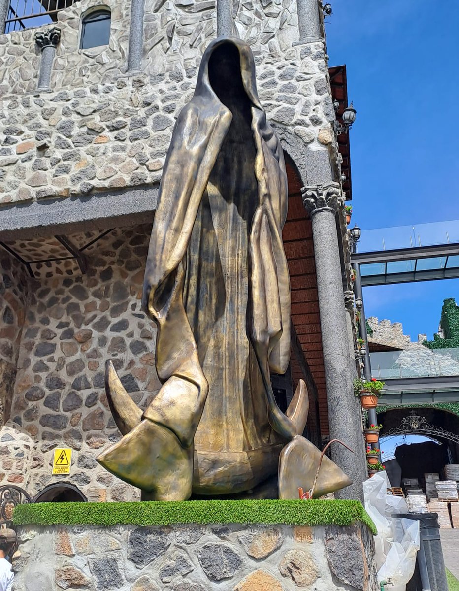 azul_matte's tweet photo. @RicardoBSalinas   trabajo  en  un taller  de  fundicion  y  tenemos  la  replica del  manto  que esta  en  careyes  ,  capilla   externa  3310104203 mi  tel https://t.co/muQISCKebq