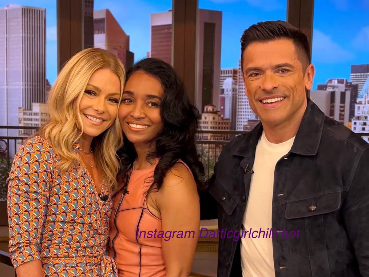 datgirlchilli's tweet photo. Live Kelly $ mark earlier today #tlcarmy #chillitlc #chillithomas https://t.co/JVt0POV1Qi