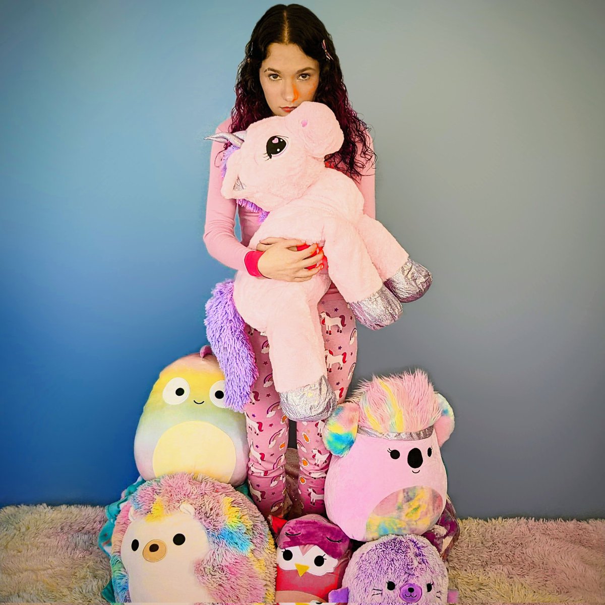 Thank you so much to <a href="/RadioWoking/">Radio Woking</a> @CrossingTheTrax for playing my new single "inner child"! (Out everywhere now 💖) #radio #newmusic #innerchild #originalsong #altpop
