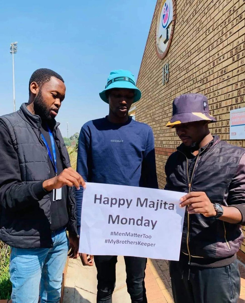 Bua_News's tweet image. Hey TUT Fam!
We are still saying it's Majita Monday! 
The Tshwane University of Technology (TUT), eMalahleni Campus students decided to show appreciation to Men.

#menmatter
#majitamonday