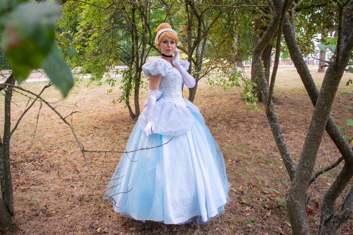 As always @starlightdream looks the part as a princess.

#cosplay #cosplayer #Cinderella #cinderellacosplay #disney #disneycosplay #disneycosplayer