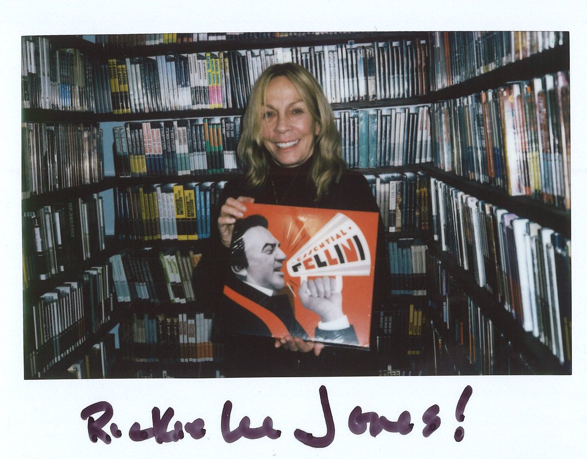 A delightful visit from the legendary @RickieLeeJones! Her new album PIECES OF TREASURE comes out on April 28, followed by a tour with her jazz quintet! ❤️ 🎶