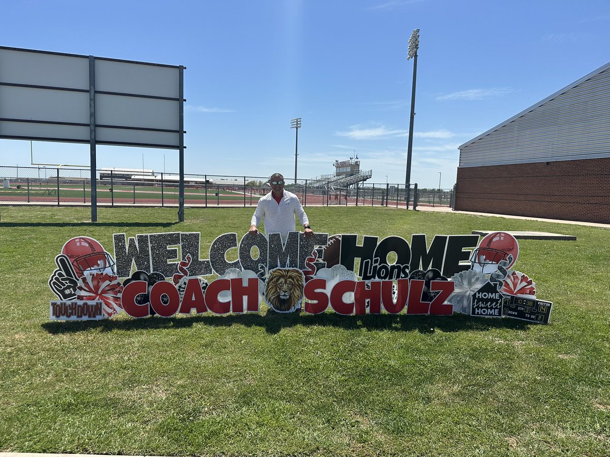 Coach Schulz tweet media