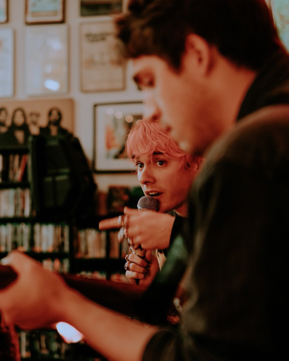 waterparks's tweet photo. @awsten AS OF TODAY, ALL THE UK ALBUMS COME WITH A SIGNED ART CARD

I WANT A SPOT IN THE TOP 10 SO BAD MAN AND WE’RE RIGHT ON THE EDGE, NOT SUPPOSED TO BE SPECIFIC BUT WE’RE 400 COPIES AWAY FROM THE NUMBER 7 SPOT, THINK OF THE LUCK!!!!! 

GRAB 1 OR 7 HERE: https://t.co/OFKQuSNVlc https://t.co/WrSSXEsrGd