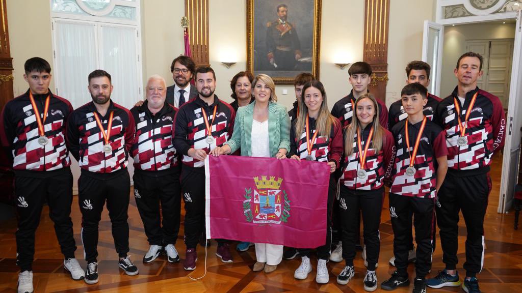 NoeliaArroyoHer's tweet photo. Celebramos el ascenso a primera🥇 del @BDM_Cartagena conseguido el pasado fin de semana.

¡Enhorabuena campeones! https://t.co/1AWA3hUuEe