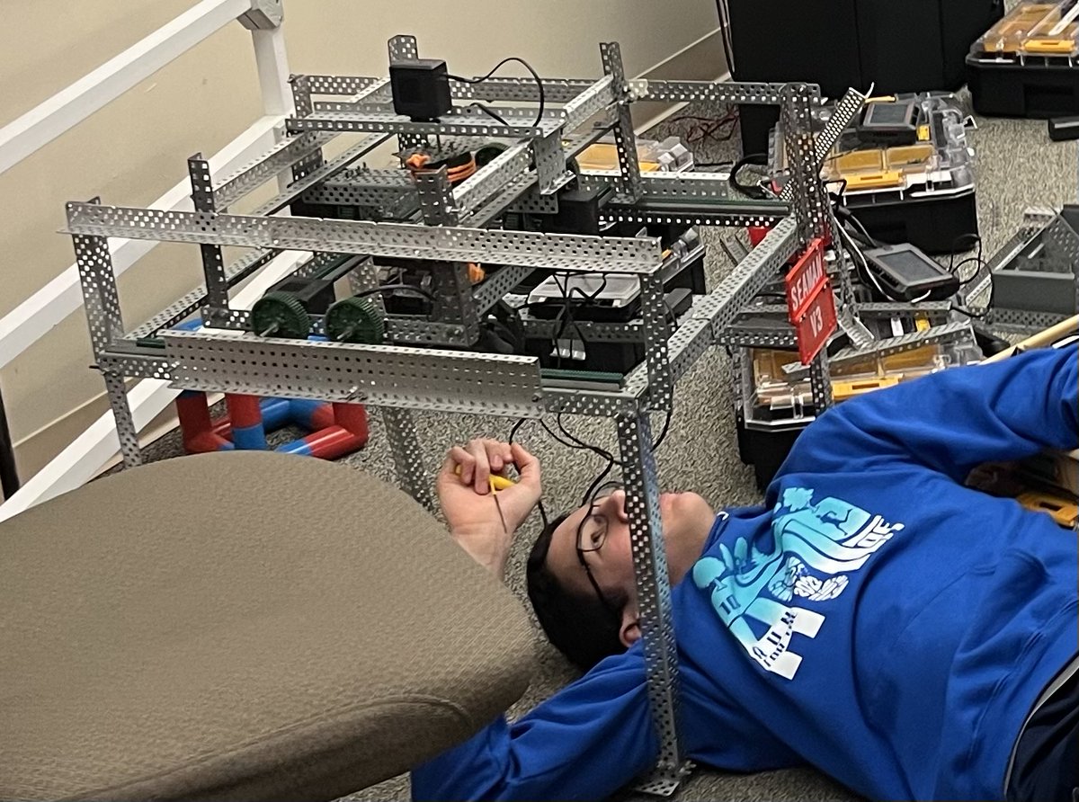 bayporttech's tweet photo. Sometimes you just need a different view to solve problems @BayPortHS https://t.co/fqIvZPFAJR