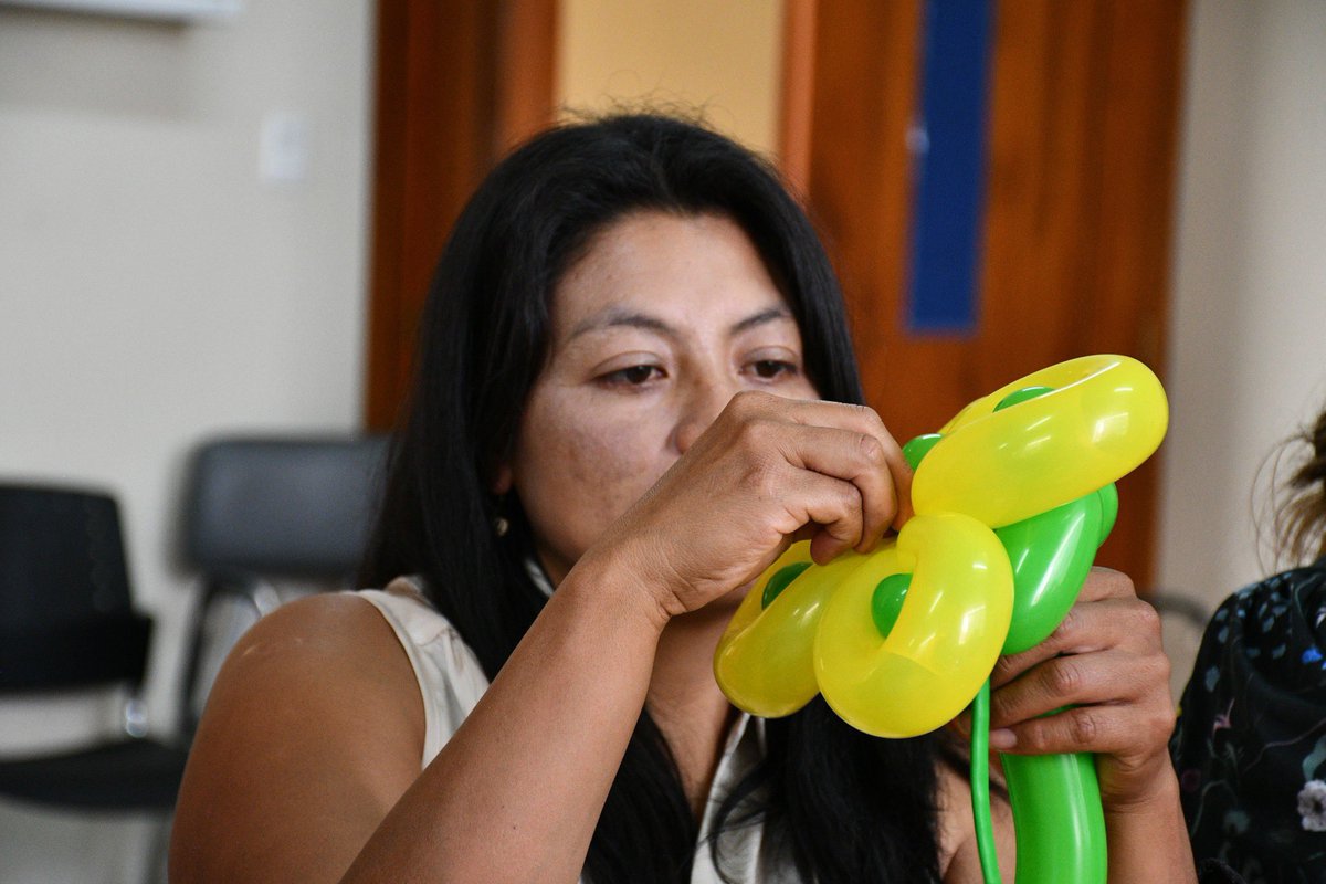 Dilo con globos fue todo un éxito, este taller ayuda a dar una imagen estética llena de belleza única y original además nuestros mejienses podrán emprender en este mundo mágico y colorido.

#LoHacemosPorTiMejía 💛💚