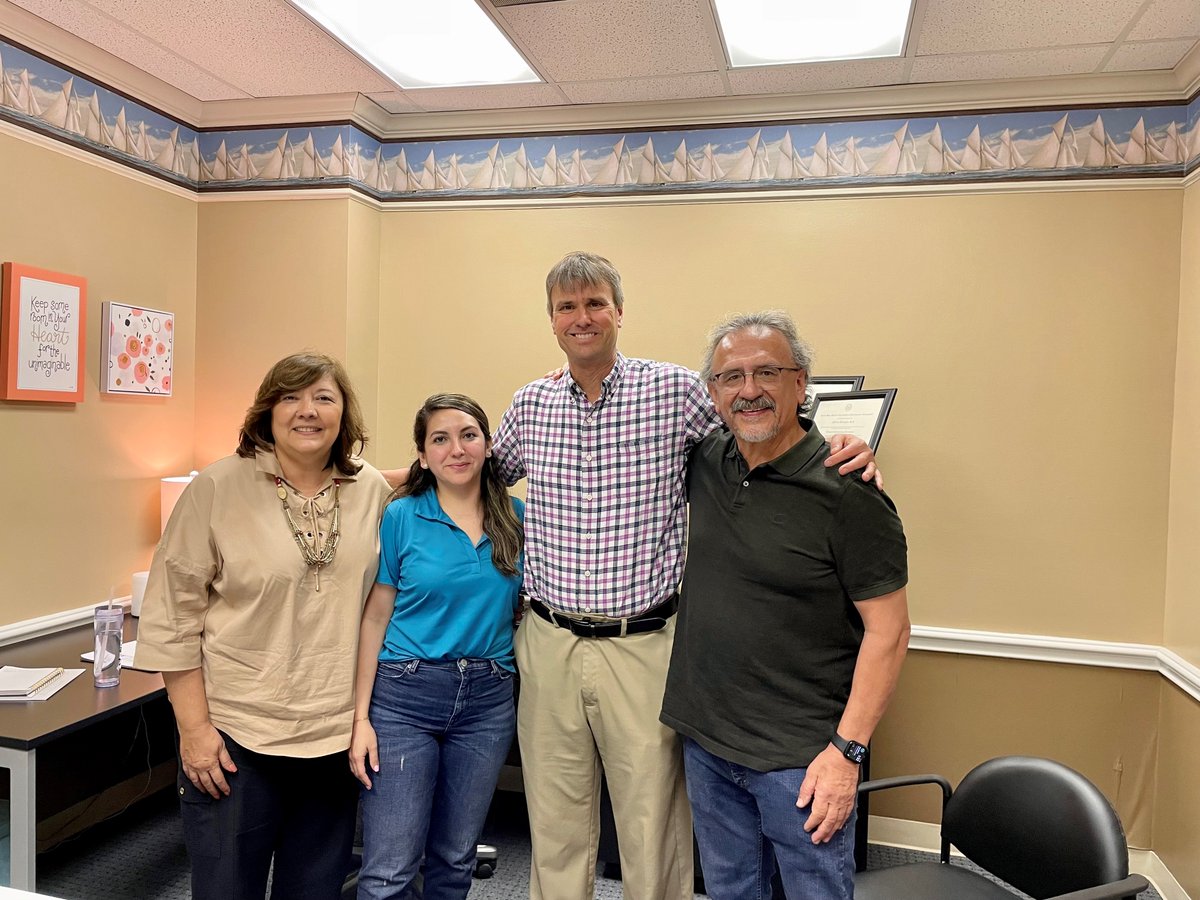 SCANLaredo's tweet image. We want to congratulate Melissa on receiving this training 🥳👏She will now be able to train others in PCIT within our agency! 💙 #SCANLaredo #HolaLaredo #BorderprojectLAUNCH #Socialwork #socialservices #heretohelp #powerofplay #play #wellness #mentalhealth #children #PCIT