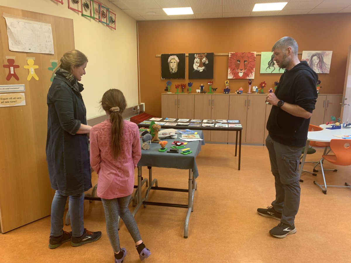 Kennarar sýndu afrakstur yngri nemanda í verkgreinum í Dalvíkurskóla á menntabúðum #Eymennt #menntaspjall