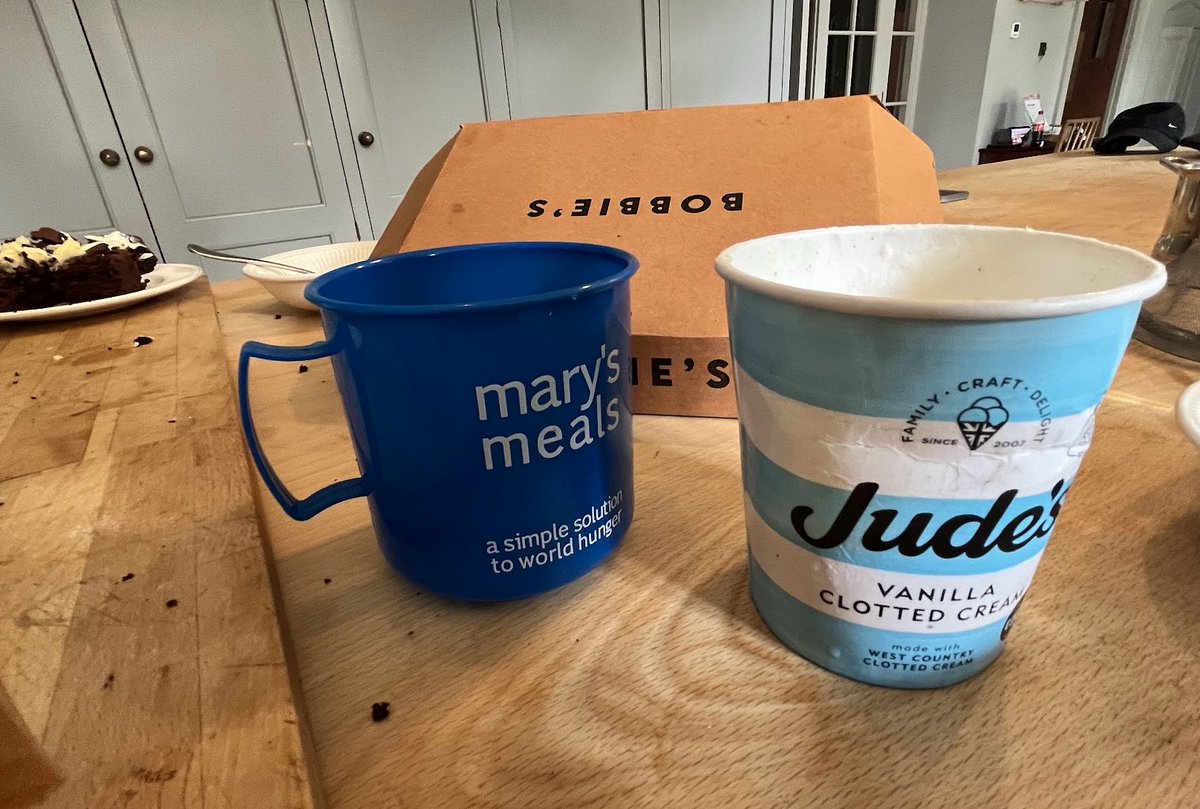 Great chatting with <a href="/DwarfmanJay/">James Lusted</a> and founder <a href="/DavidSDownes/">David Stretton-Downes</a> about all things chocolate, faith, <a href="/BobbiesBrownies/">BOBBIE'S Brownies</a> and <a href="/MarysMeals/">Mary’s Meals</a> on <a href="/BBCSoP/">BBC Songs of Praise</a> - instagram.com/bobbiesbrownie…