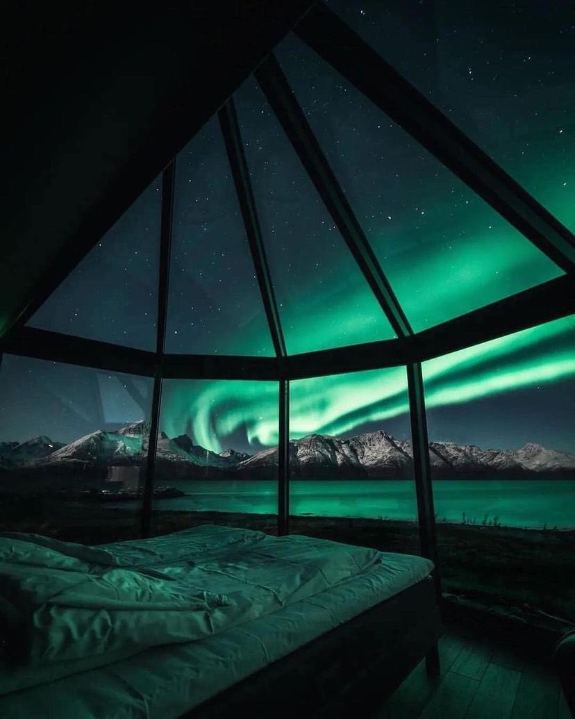G567gg59's tweet photo. When I suddenly saw these photos in the dead of night, I really wanted to go to Iceland again and feel the magic of nature again. https://t.co/rXbqznvMo2