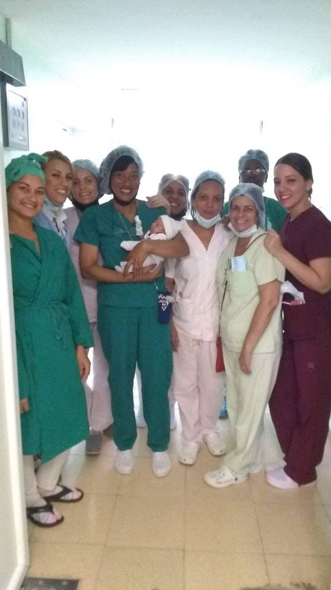 ArelysLic's tweet photo. Después de varios días de batallar por la vida de este pequeño en la sala de Neonatología del @hospital_ali hoy se le da el alta y un : Te queremos Gael💞❤️💞❤️.Cuba es Amor.
#ALaPatriaManosYCorazón 
#CubaPorLaVida 
#CubaViveYTrabaja 
#LatirAvileño https://t.co/DZecgtidNj