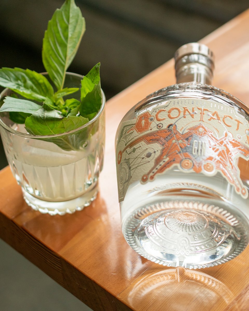 Make sure to stop by Driftwood Bar &amp; Patio and dive into our new spring @driftwoodspirits cocktail menu! We kept some favourites and added some new classics with a Driftwood spin!

Full menu: driftwoodlounge.ca