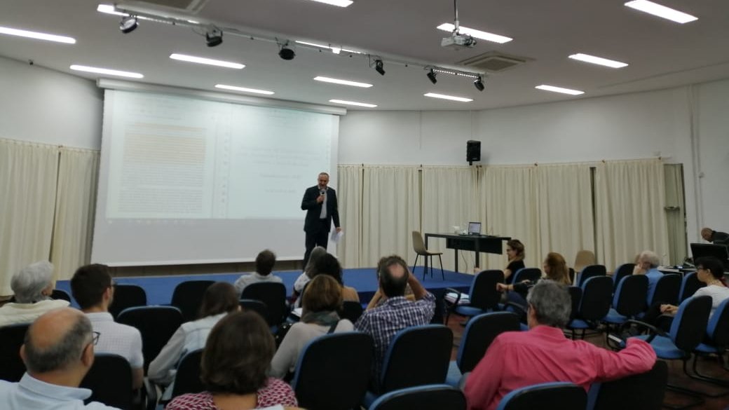 IICSanPaolo's tweet photo. Público atento e interessado no 1º encontro do curso sobre #Galilei - organizado em ocasião do VI Dia da Pesquisa Italiana no Mundo - que aconteceu na sexta-feira, dia 14/04
Introduziu o evento o Cônsul Geral @DFornara #giornatadellaricerca2023 #IICSP #diplomaziascientifica https://t.co/M1RpvN8Dnv