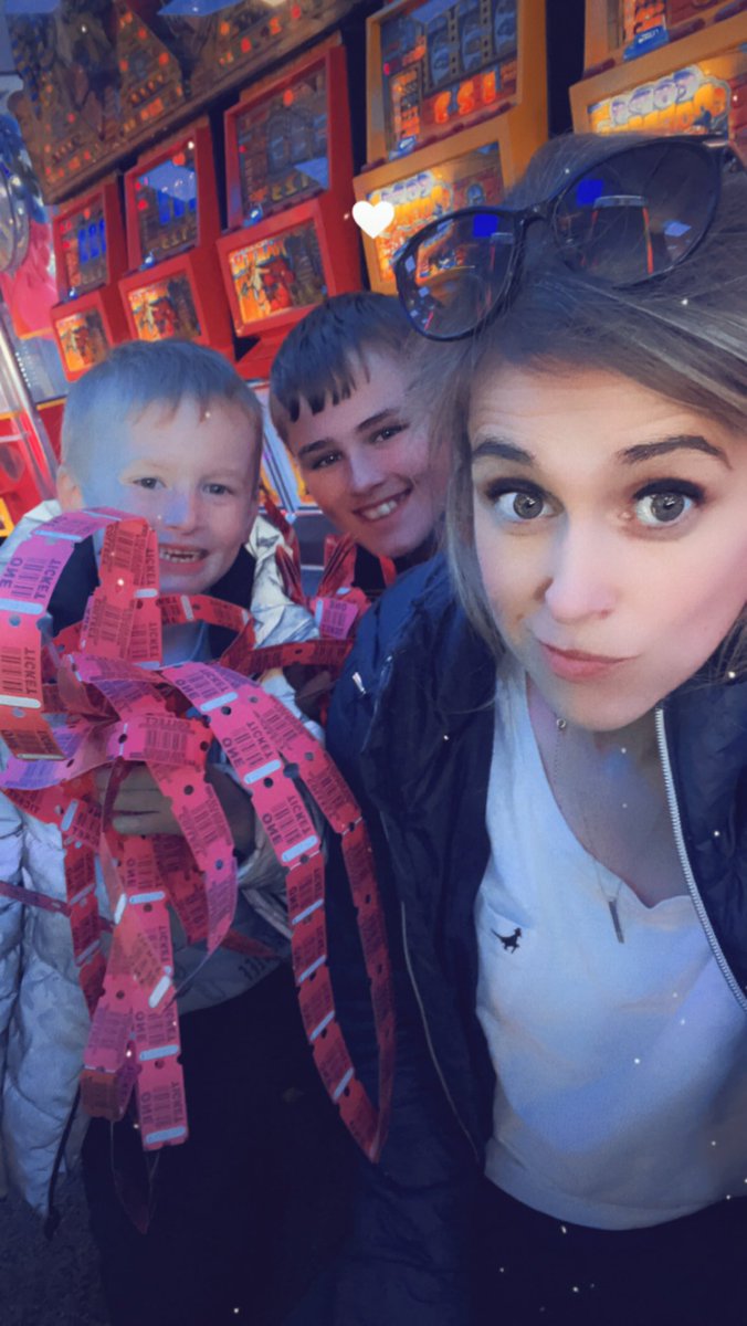 emmakerridge90's tweet photo. #Day50 
Oh we do love to be beside the seaside oh we do love to be beside the sea 
#FamilyTime
#BestDayOutInAges
#WeHaventStoppedSmiling https://t.co/oYaS11D186