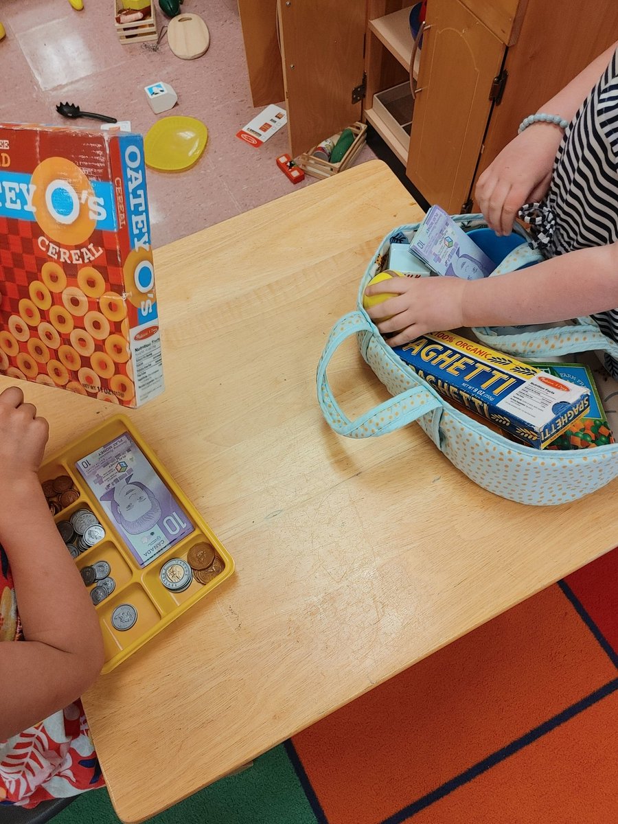 Had a blast introducing financial literacy today. Grocery lists, shopping carts, and our new Canadian money kit. The kids were excited, engaged, and economical. #CCAconnect #rvsed