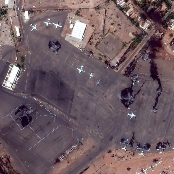 Sudan_tweet's tweet photo. تدمير 20 طائرة في مطار الخرطوم الدولي (KRT / HSSK) بالسودان بسبب الاشتباكات الجارية بين الجيش وميليشيا الدعم السريع المتمردة.
#السودان #Sudan #Aviation 
Around 20 aircraft have been destroyed at the Khartoum International Airport (KRT/HSSK), Sudan due to the Unrest Prevailing there.
Few of the Identified Aircraft (destroyed) are :
- A Saudia Airbus A330-343 (HZ-AQ30).
- A SkyUp Airlines Boeing 737-86Q(WL) (UR-SQH).
- Two Ilyushin Il-76 Aircraft.
- One Antonov An-72/74 Aircraft.
- Two Antonov An-26/32 Aircraft.
- One Antonov An-12 Aircraft.