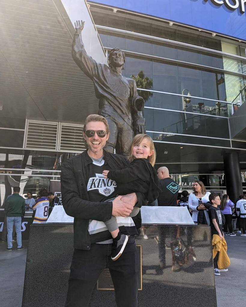Ahhh yes, eh! The @nhl playoffs have arrived. You can take me outta Canada for decades but ya can’t take the hockey outta me! I took Ev to his first @lakings game towards the end of the season and of course we had to pay our respects to my fav, #thegreat… instagr.am/p/CrJft_KPKQd/