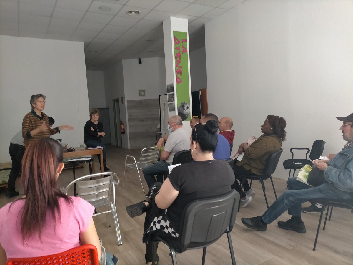 StopDesMostoles's tweet photo. Enriquecedora hoy esta charla y debate sobre #RBUI en #Móstoles.
Gracias África y @bertalago @RmiTuDerecho @ICEporRBUI por vuestra mirada solidaria e ilusionante. https://t.co/LnGsxv2HmL