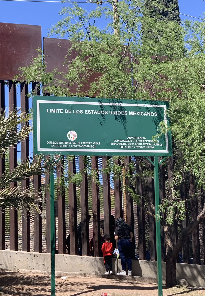 Sohn Christophe (@christophesohn) on Twitter photo Great post-conference excursion to Nogales with the @ABSbordelands. This border wall is such a disgrace! Great post-conference excursion to Nogales with the @ABSbordelands. This border wall is such a disgrace!