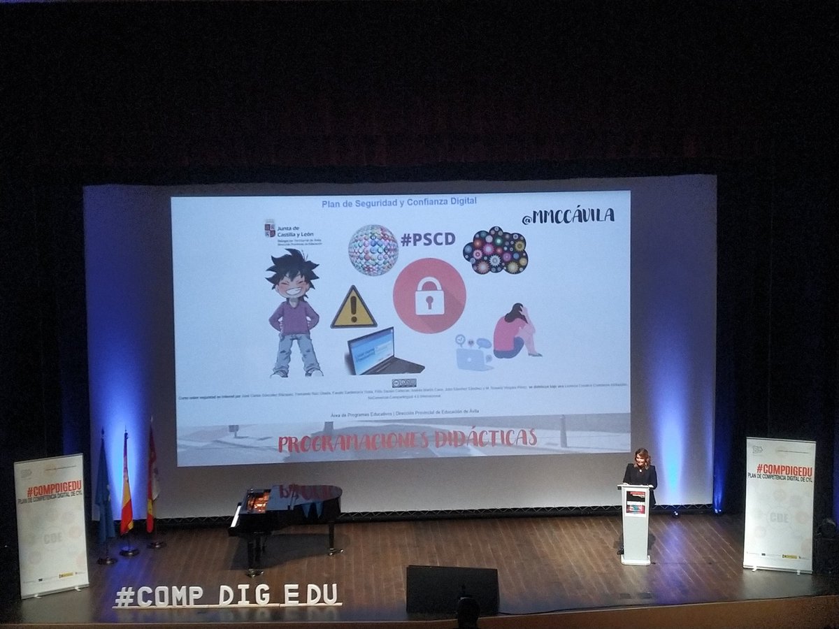 MMCCAvila's tweet photo. Muchas gracias a @LosRegajales y  @kristinita88 por ese 😉 en el #PechaKucha a los #MMCCAv y al aula #Moodle del  #PSCD en las II jornadas #CompDigEdu_CyL_AV #Gracias y felicidades por vuestro trabajo y esfuerzo 👏👏👏 https://t.co/KVbnYcDFgn