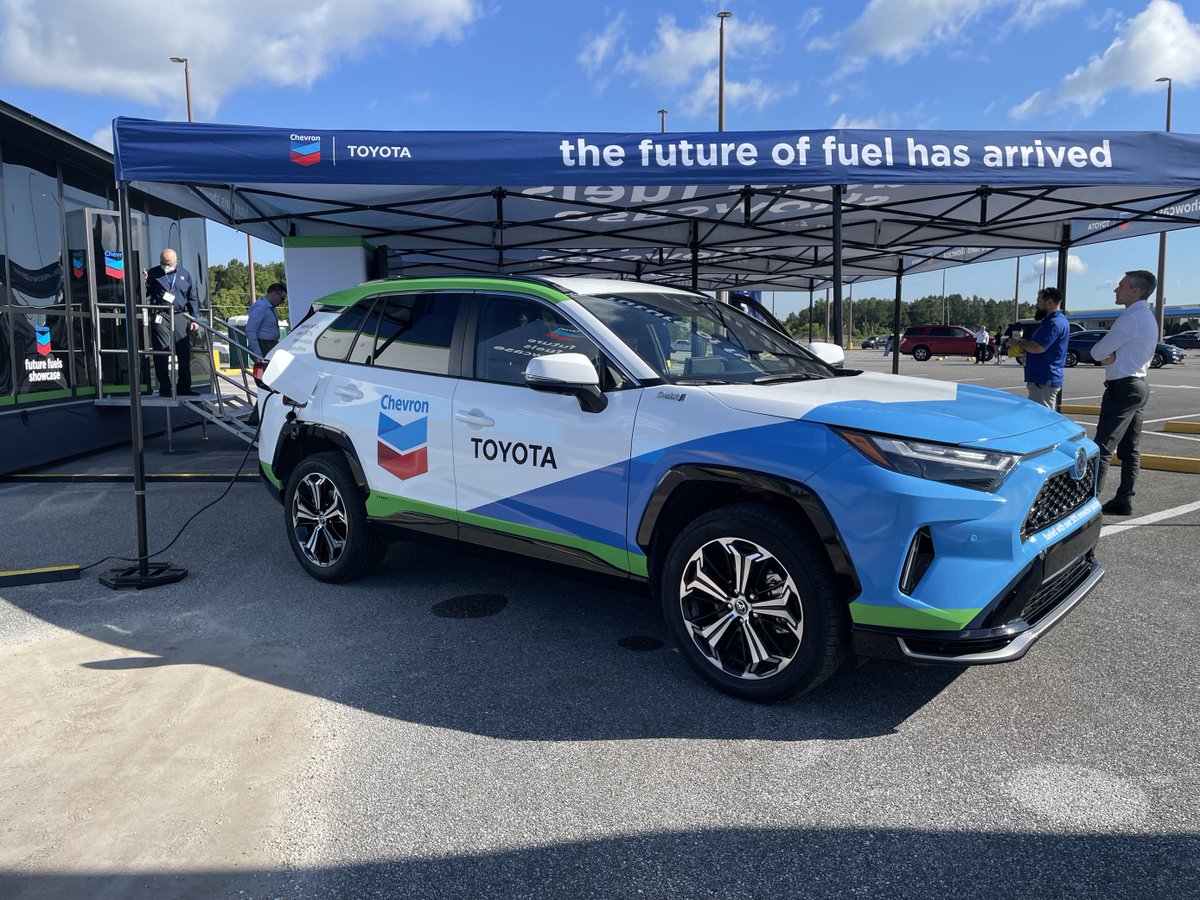 Chevron tweet media