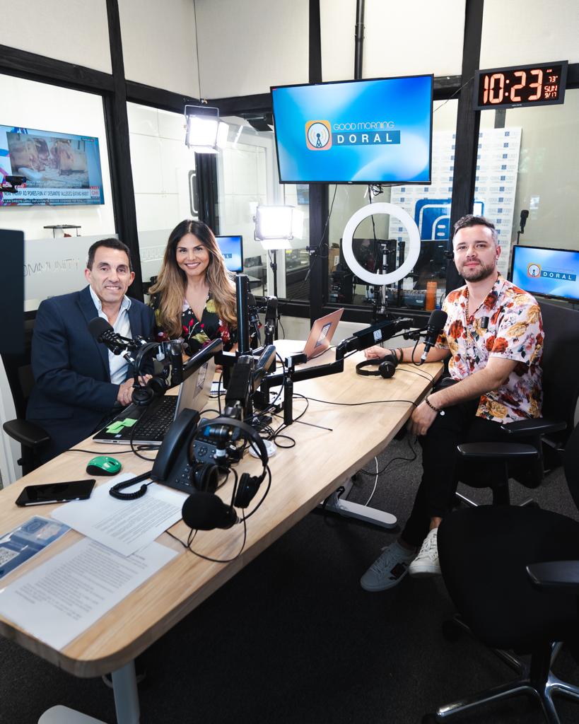 adonaymuse's tweet photo. Hoy comenzando mi gira por los medios de Miami, Estados Unidos! 🇺🇸 @OslanOsorio https://t.co/HHxdEjcMmJ