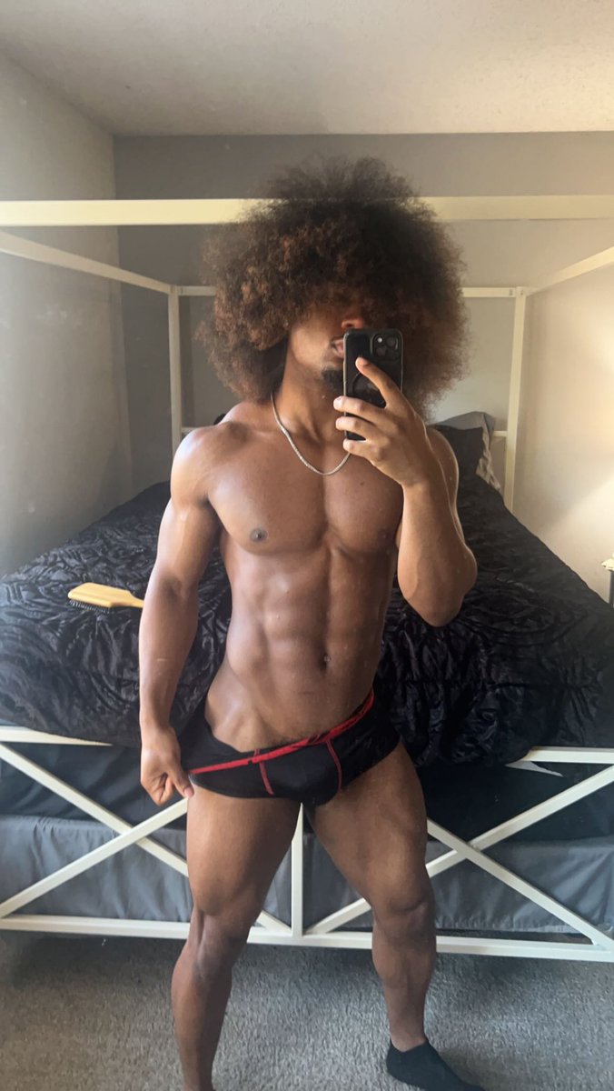 realwhatthekell's tweet photo. Think it’s my turn to tap in https://t.co/eTN7cKpwS6
