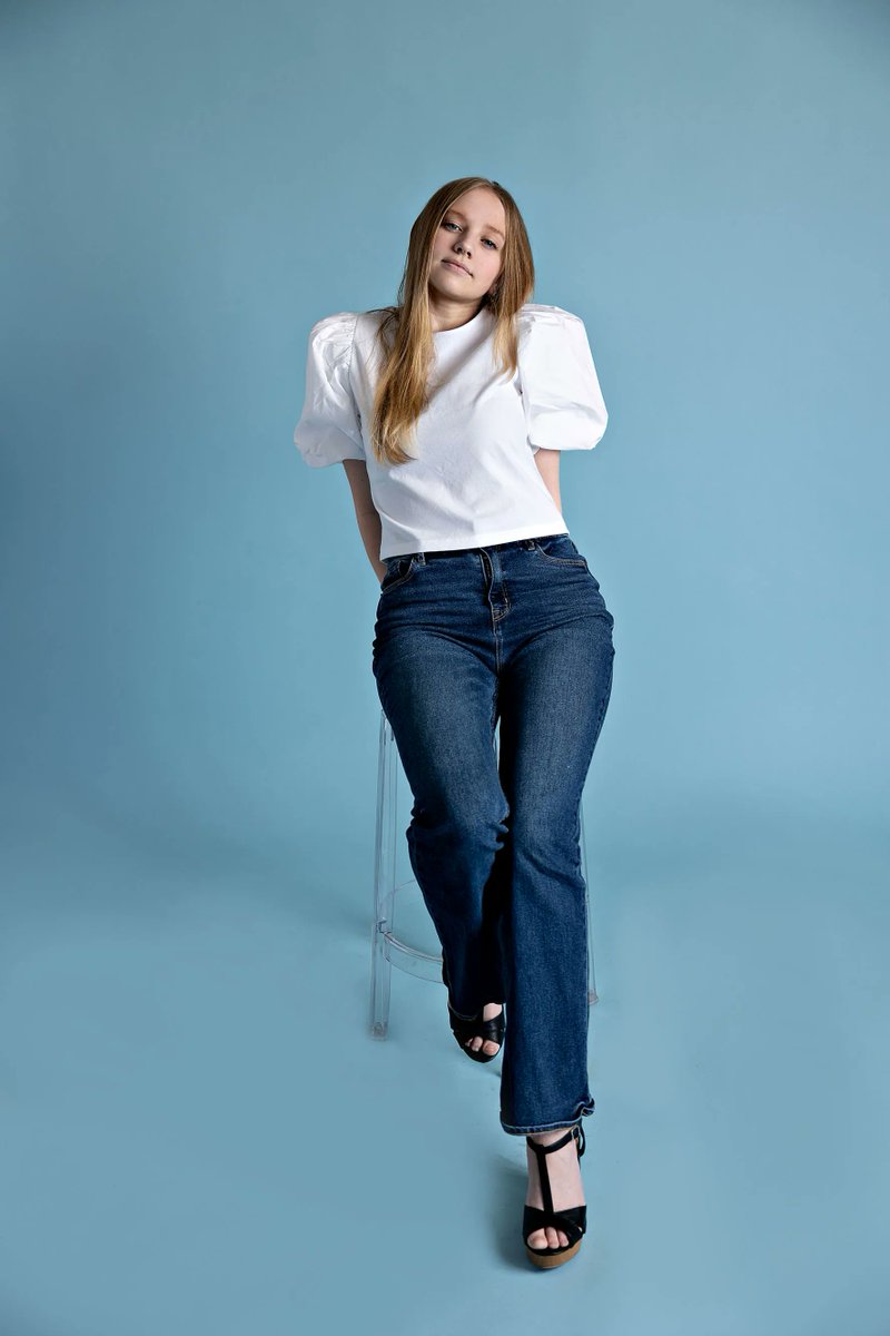 This girl was born to model and no one will ever convince me otherwise!  Sydney, welcome to TEAM 24!!!