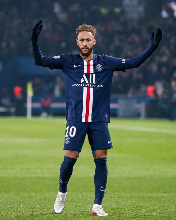 NaikyOh6's tweet photo. 🇫🇷 Mbappé possède la vitesse
🇵🇹 Ronaldo possède la finition
🇦🇷 Messi possède les dribbles
🇭🇷 Modric possède la vista

Et puis il y’a Neymar qui a absolument toutes ses qualités, c’est stratosphérique 🤯

LE ROI 👑 https://t.co/xCkOKHcNX7