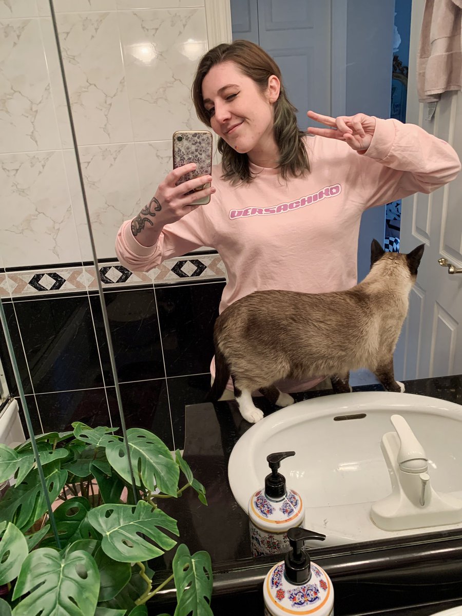 • go to vancouver aquarium ✔️ 
• learn all about jelly babies ✔️
• wear your pals cute drip ✔️

trying real hard to enjoy things and be ok ✨🙇‍♀️