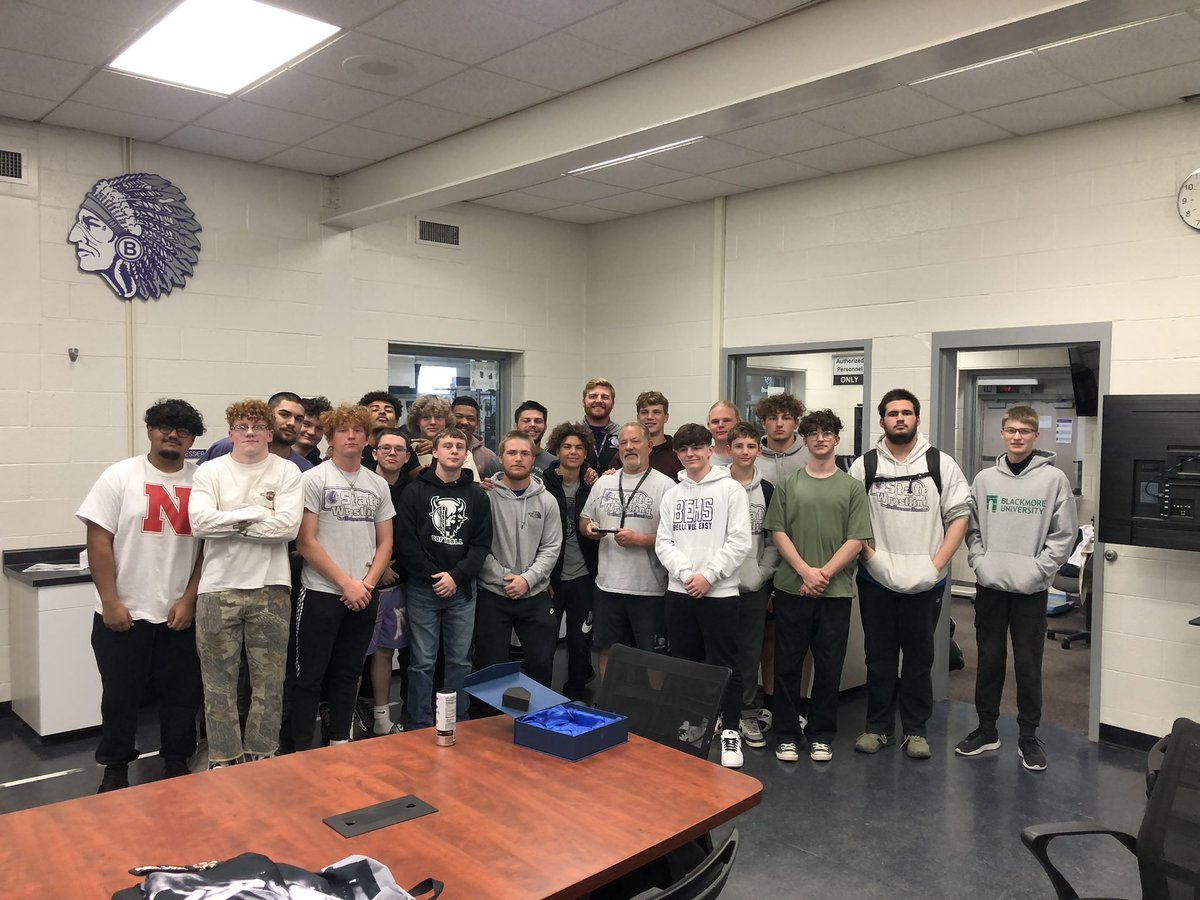 Assistant Coach Pat Rush has been awarded the Omaha Metro Coaches Assistant Coach of the year! Congratulations Coach!!