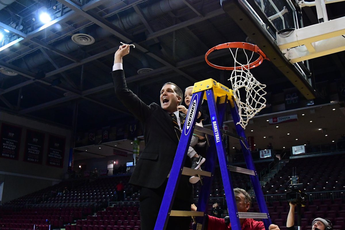 WLathletics's tweet photo. 🏀Lamberti Hired as Head Coach at Western Colorado

🔗: https://t.co/ugXRzU3RHm

#GOWLU | @WLU_Hoops https://t.co/g8FSbPLjZk