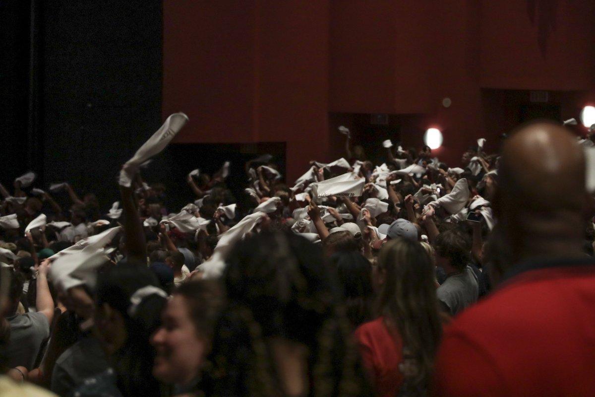 UofSC_ONSO's tweet photo. Registration for New Student Orientation will close on May 12! All first-year and #USCTransfer students must attend a #USCOrientation session, so be sure to visit https://t.co/xJdJr8zo8e for information on registering. #GoingGarnet https://t.co/FqO3etYwX3
