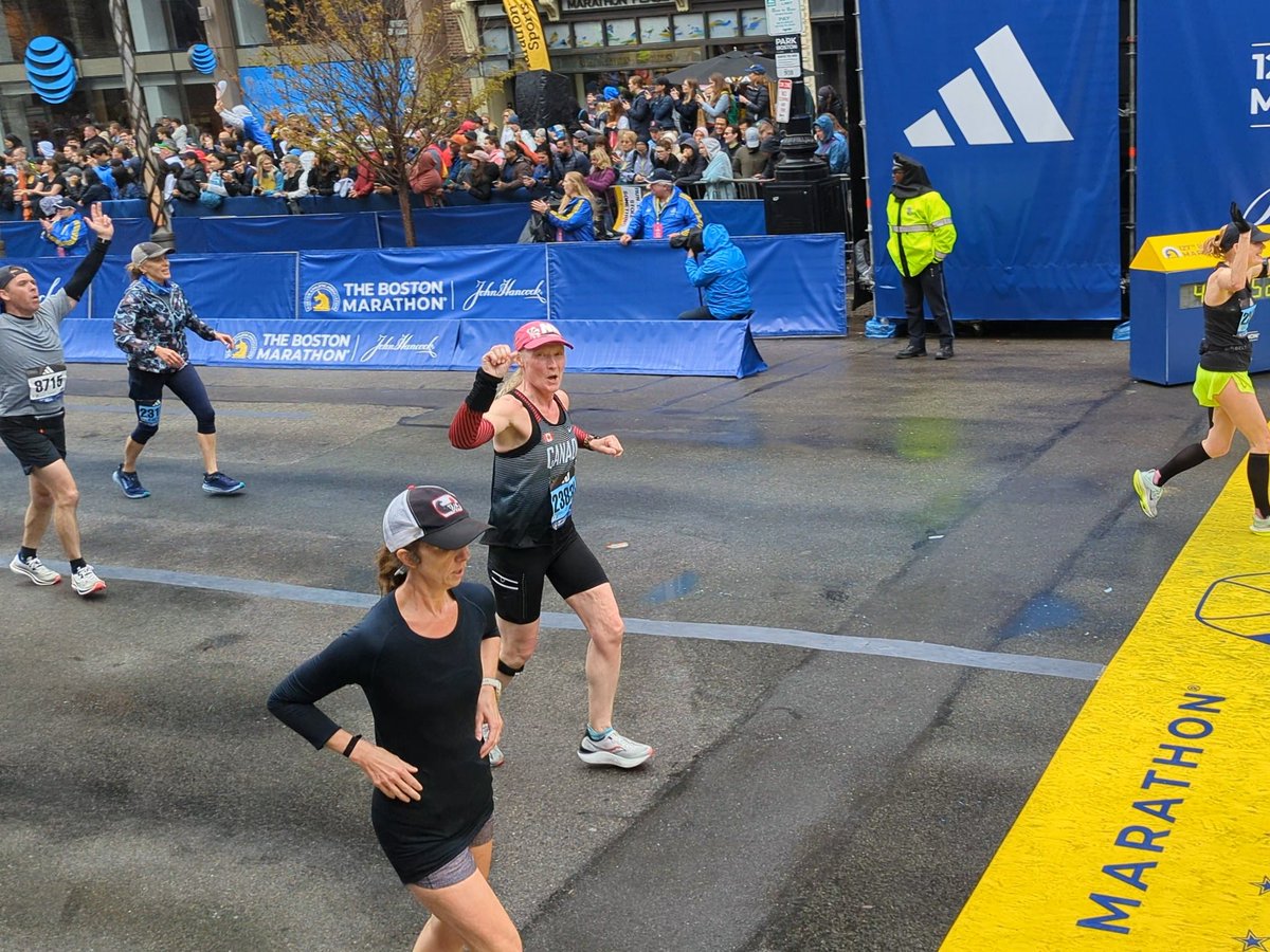 She did it!!!
Only 6 secs of her PB!!!
Very cold and rainy day in Boston 😬
#BostonMarathon #BostonMarathon2023